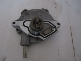 Mercedes Benz - Vacuum Pump - 2712300465